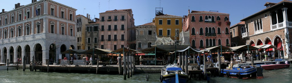 I 5 mercati più famosi di Venezia

mercati venezia  
rialto mercato  
mercato del pesce venezia  mercato rialto  
venezia mercato  mercatini venezia  
mercato di rialto  mercato venezia  
mercato pesce rialto  
mercatino antiquariato venezia  
mercato di venezia